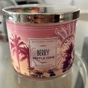 Bath & Body Works Berry Waffle Cone